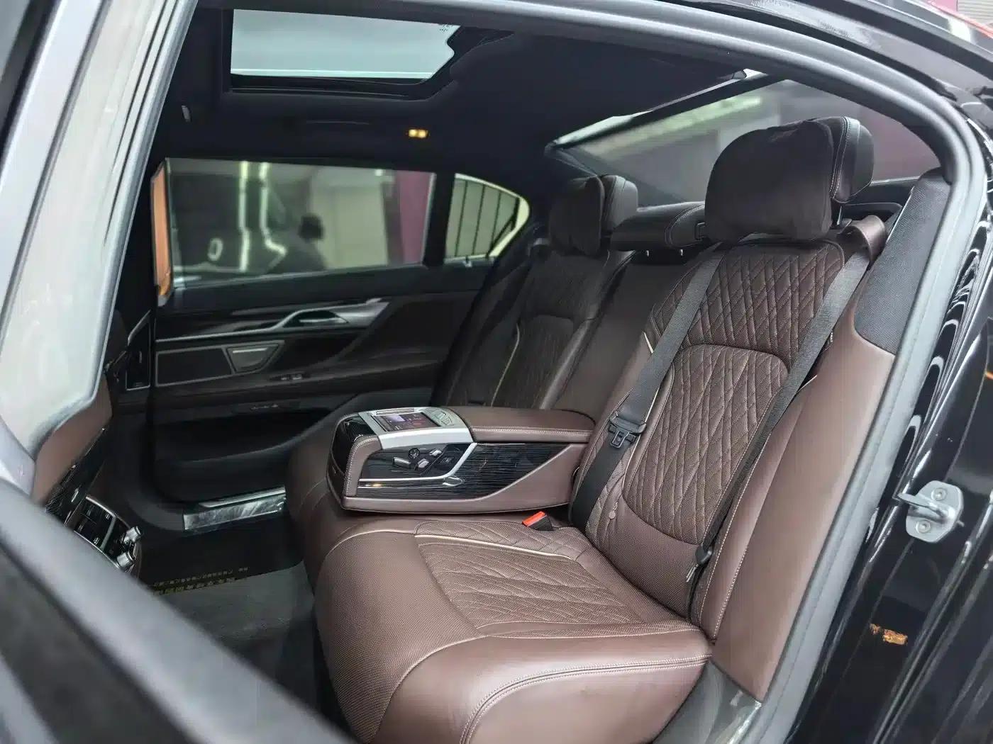 2019 BMW 7 Series Facelift 740Li Leading Edition M Sport Package — миниатюра 30