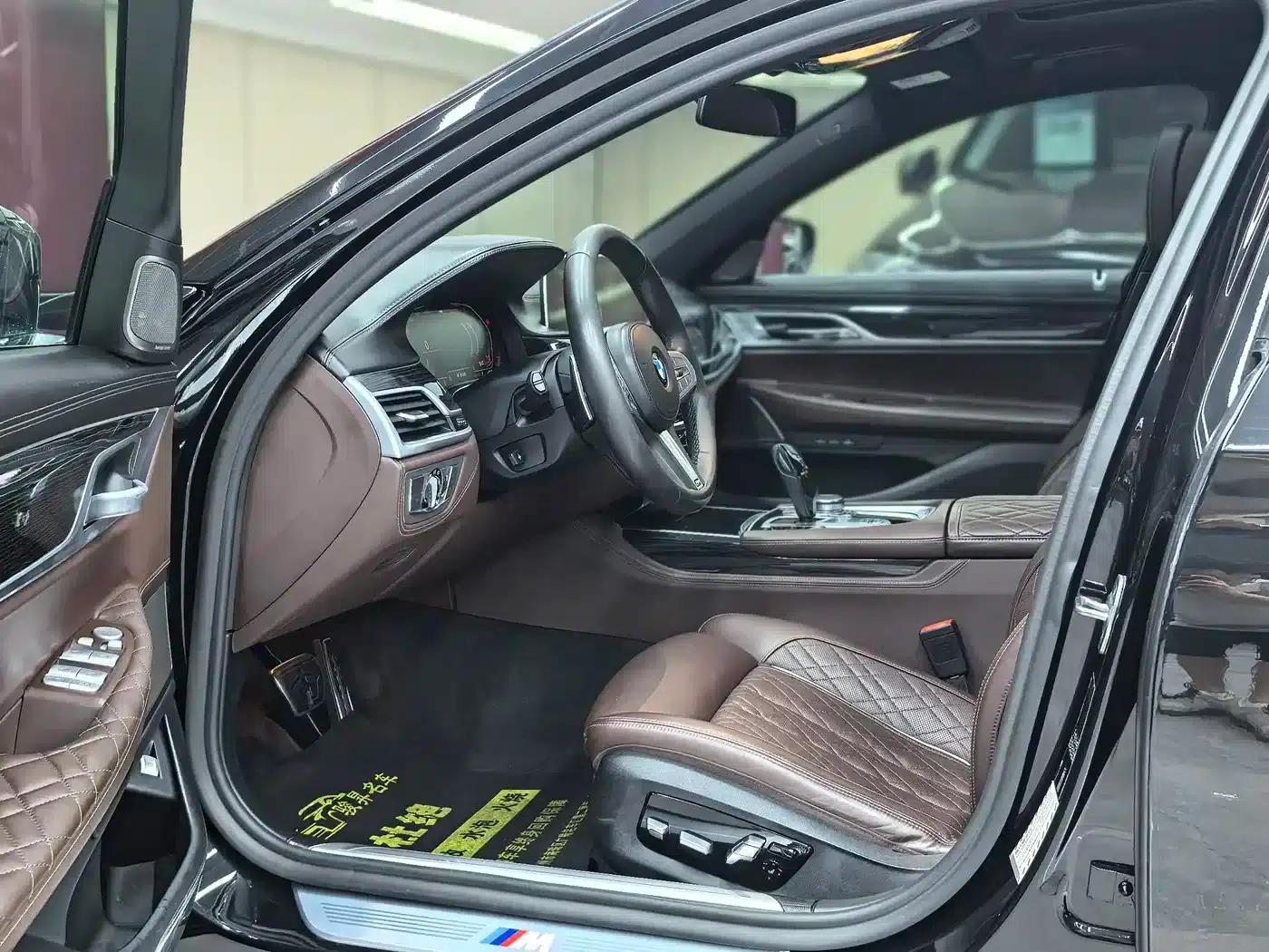 2019 BMW 7 Series Facelift 740Li Leading Edition M Sport Package — миниатюра 10