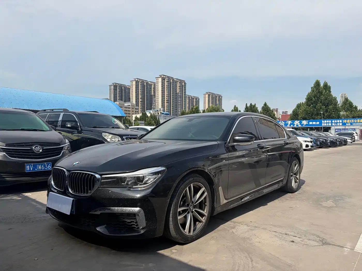 2018 BMW 7 Series 730Li Leading Edition M Sport Package — миниатюра 1