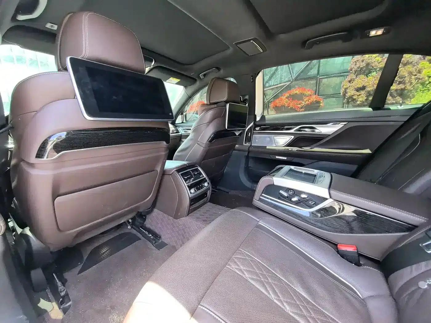 2018 BMW 7 Series 730Li Luxury M Sport Package — миниатюра 8