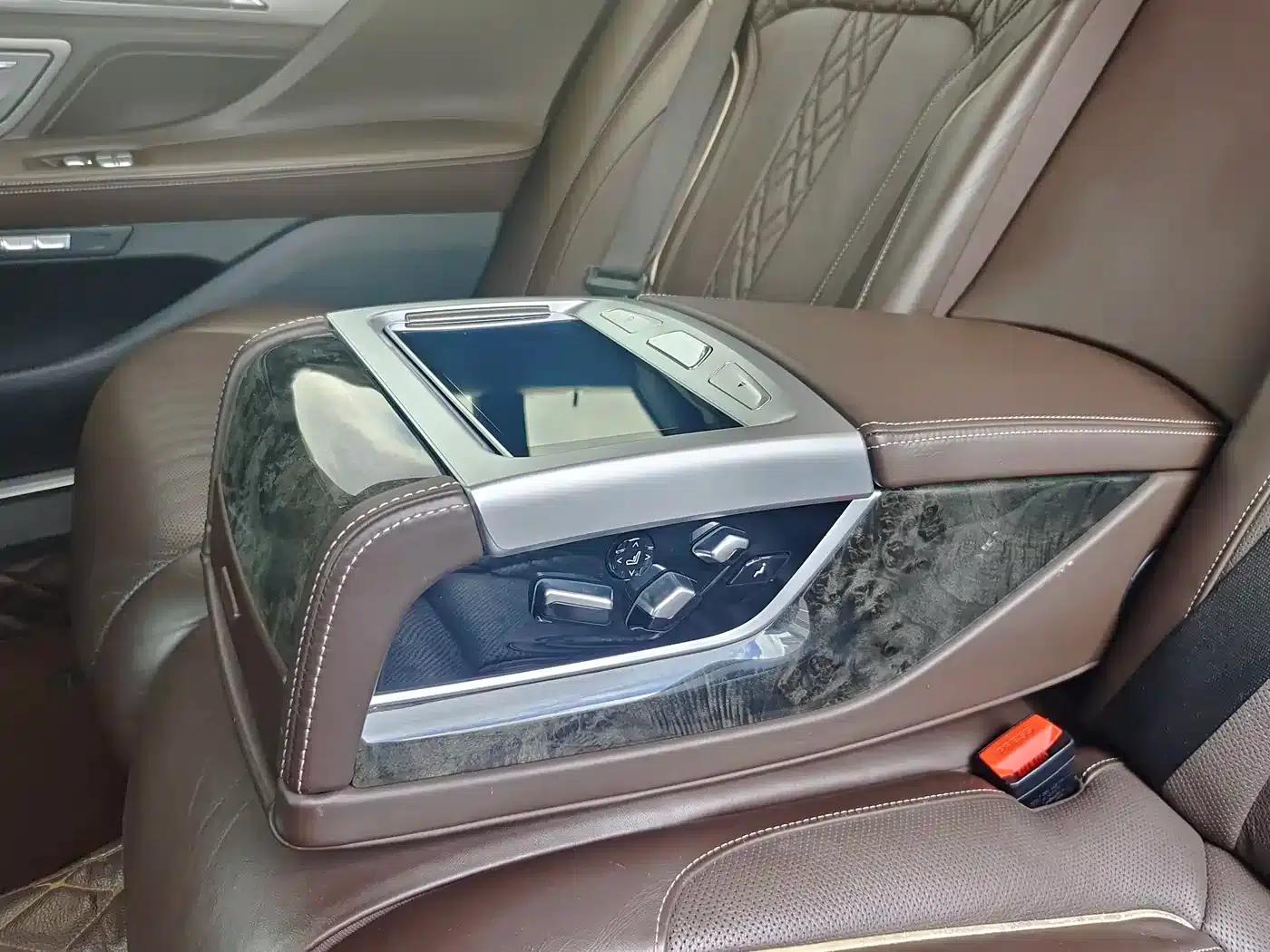2018 BMW 7 Series 730Li Luxury Package — миниатюра 13