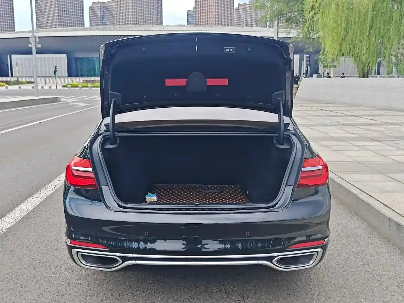 2018 BMW 7 Series 730Li Luxury Package — миниатюра 20