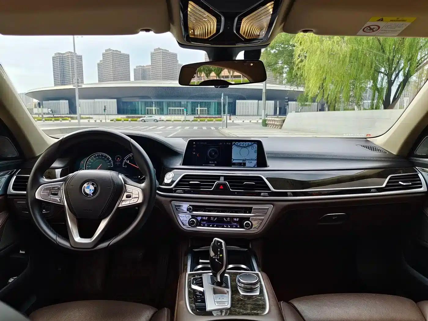 2018 BMW 7 Series 730Li Luxury Package — миниатюра 9