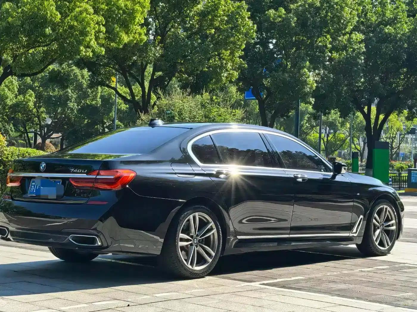 2018 BMW 7 Series 730Li Leading Edition M Sport Package — миниатюра 4
