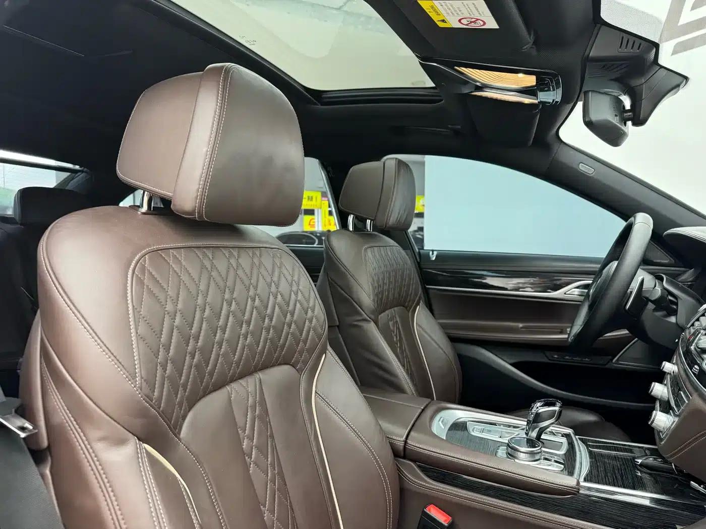 2019 BMW 7 Series Facelift 730Li M Sport Package — миниатюра 15
