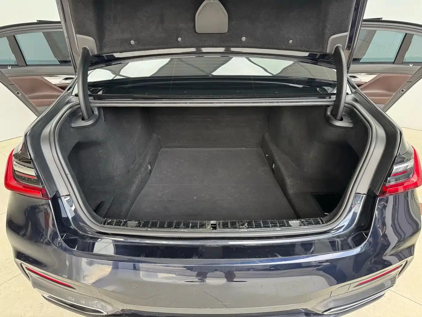 2019 BMW 7 Series Facelift 730Li M Sport Package — миниатюра 22