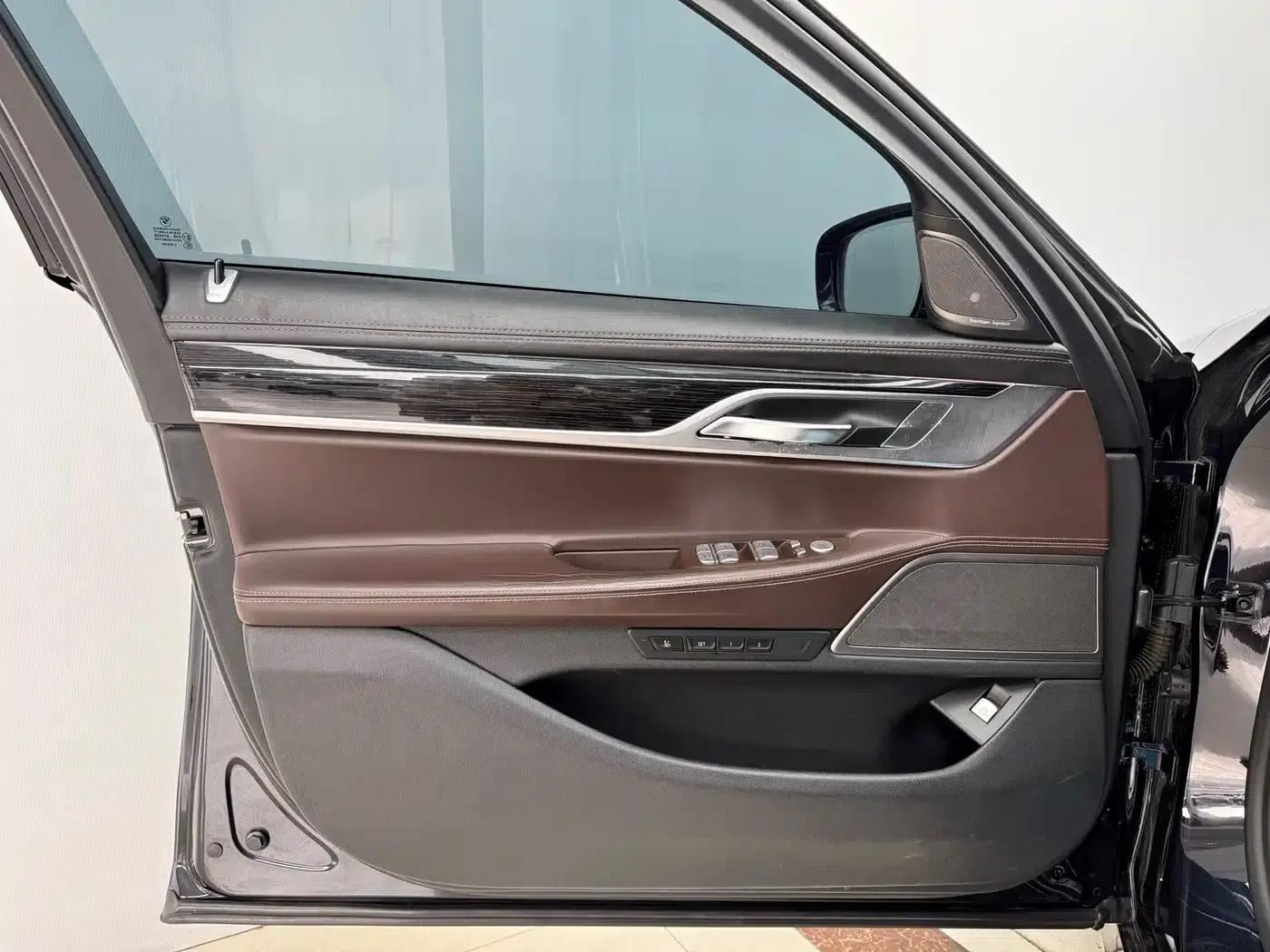 2019 BMW 7 Series Facelift 730Li M Sport Package — миниатюра 6