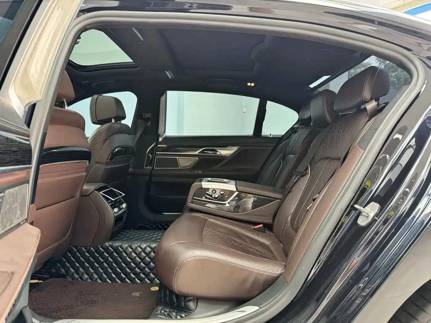 2019 BMW 7 Series Facelift 730Li M Sport Package — миниатюра 8