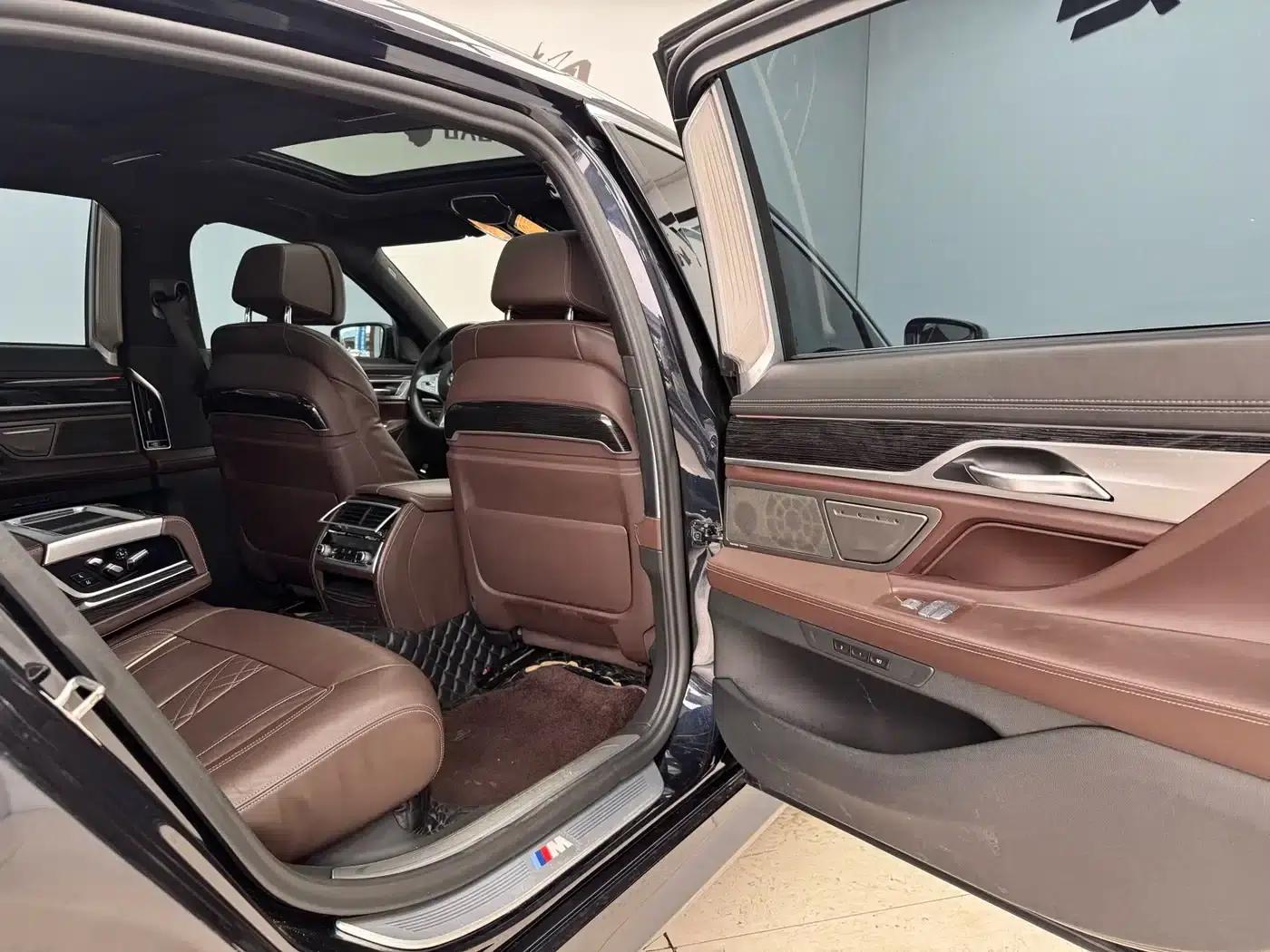 2019 BMW 7 Series Facelift 730Li M Sport Package — миниатюра 10
