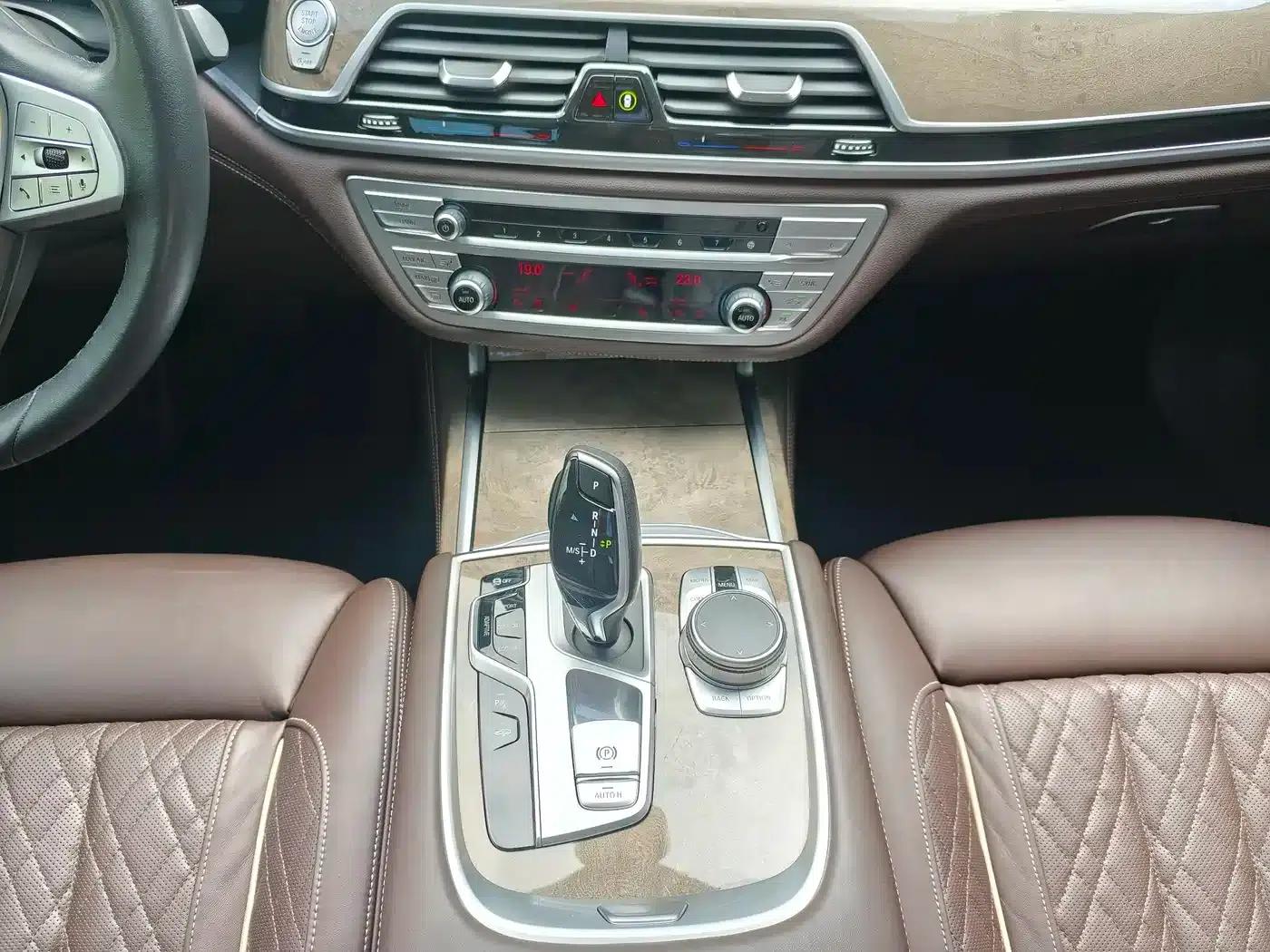 2021 BMW 7 Series 740Li Leading Luxury Package — миниатюра 15