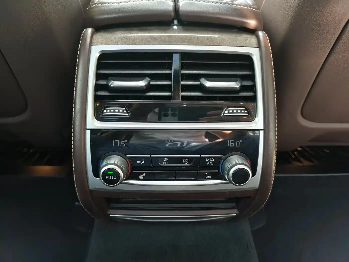 2021 BMW 7 Series 740Li Leading Luxury Package — миниатюра 18