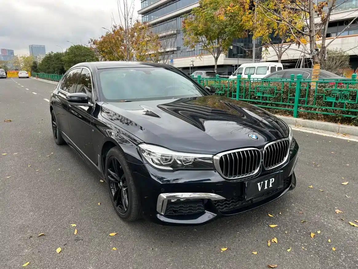 2018 BMW 7 Series 730Li Leading Edition M Sport Package — миниатюра 3