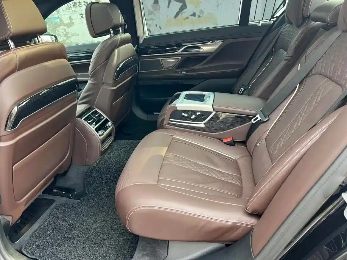 2021 BMW 7 Series 730Li M Sport Package — миниатюра 12