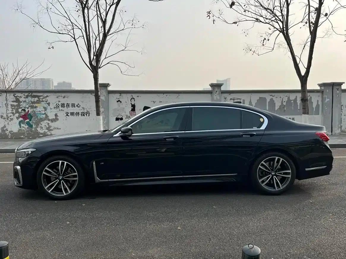 2021 BMW 7 Series 730Li M Sport Package — миниатюра 18
