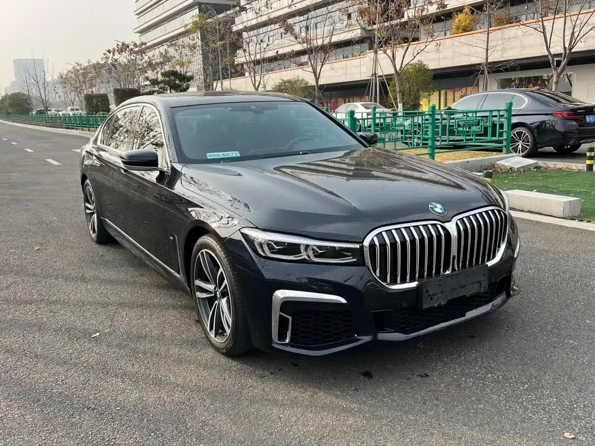 2021 BMW 7 Series 730Li M Sport Package — миниатюра 3