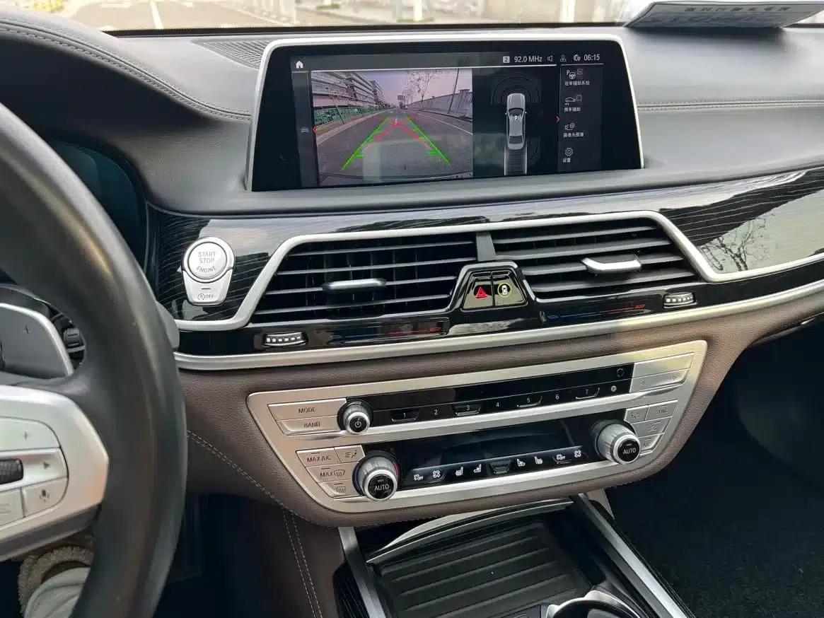 2021 BMW 7 Series 730Li M Sport Package — миниатюра 4
