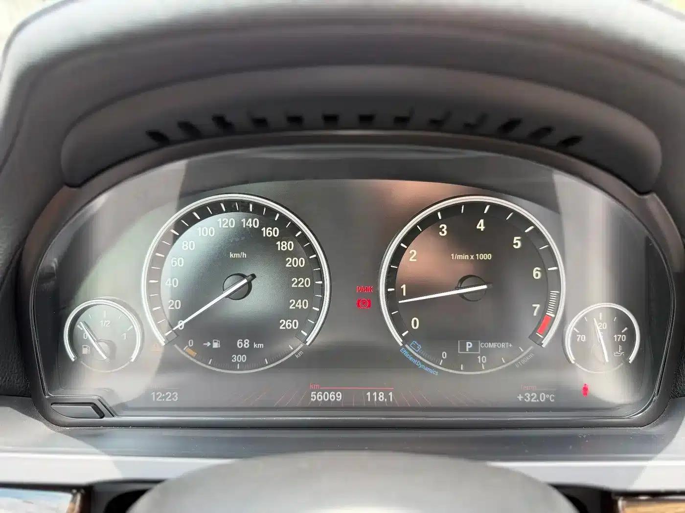 2011 BMW 7 Series 750Li xDrive — миниатюра 12