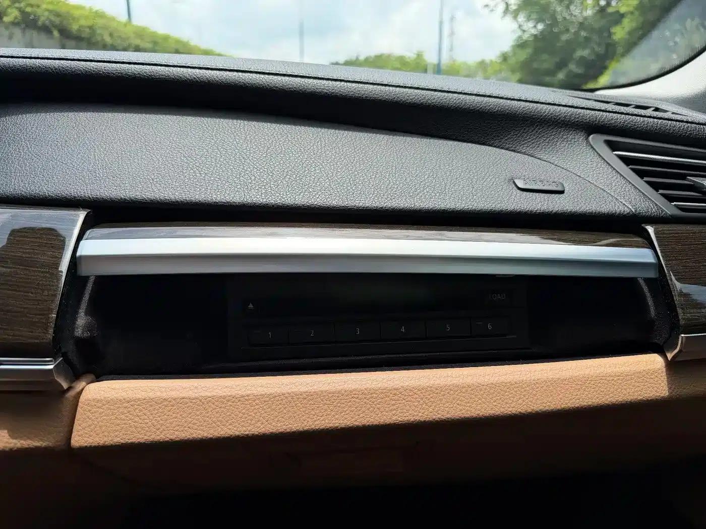 2011 BMW 7 Series 750Li xDrive — миниатюра 17