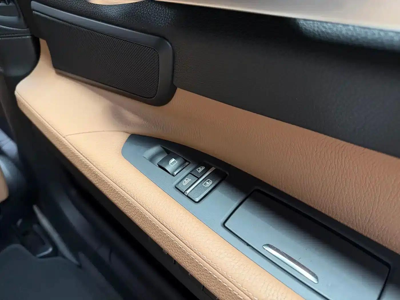2011 BMW 7 Series 750Li xDrive — миниатюра 19
