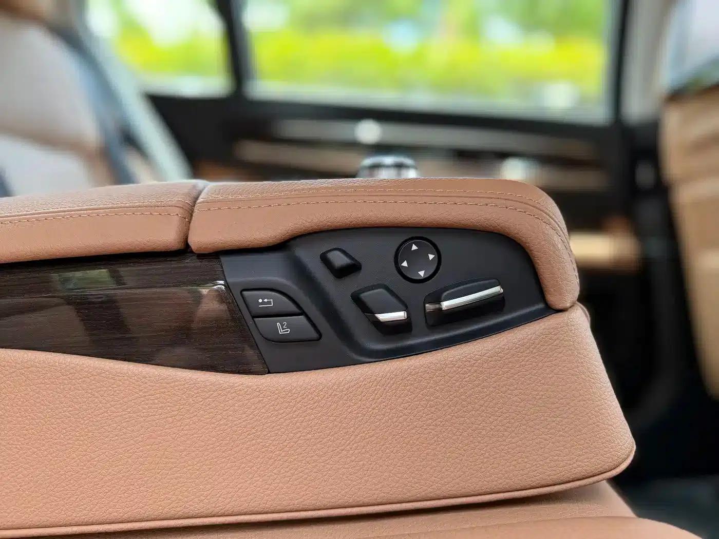 2011 BMW 7 Series 750Li xDrive — миниатюра 20