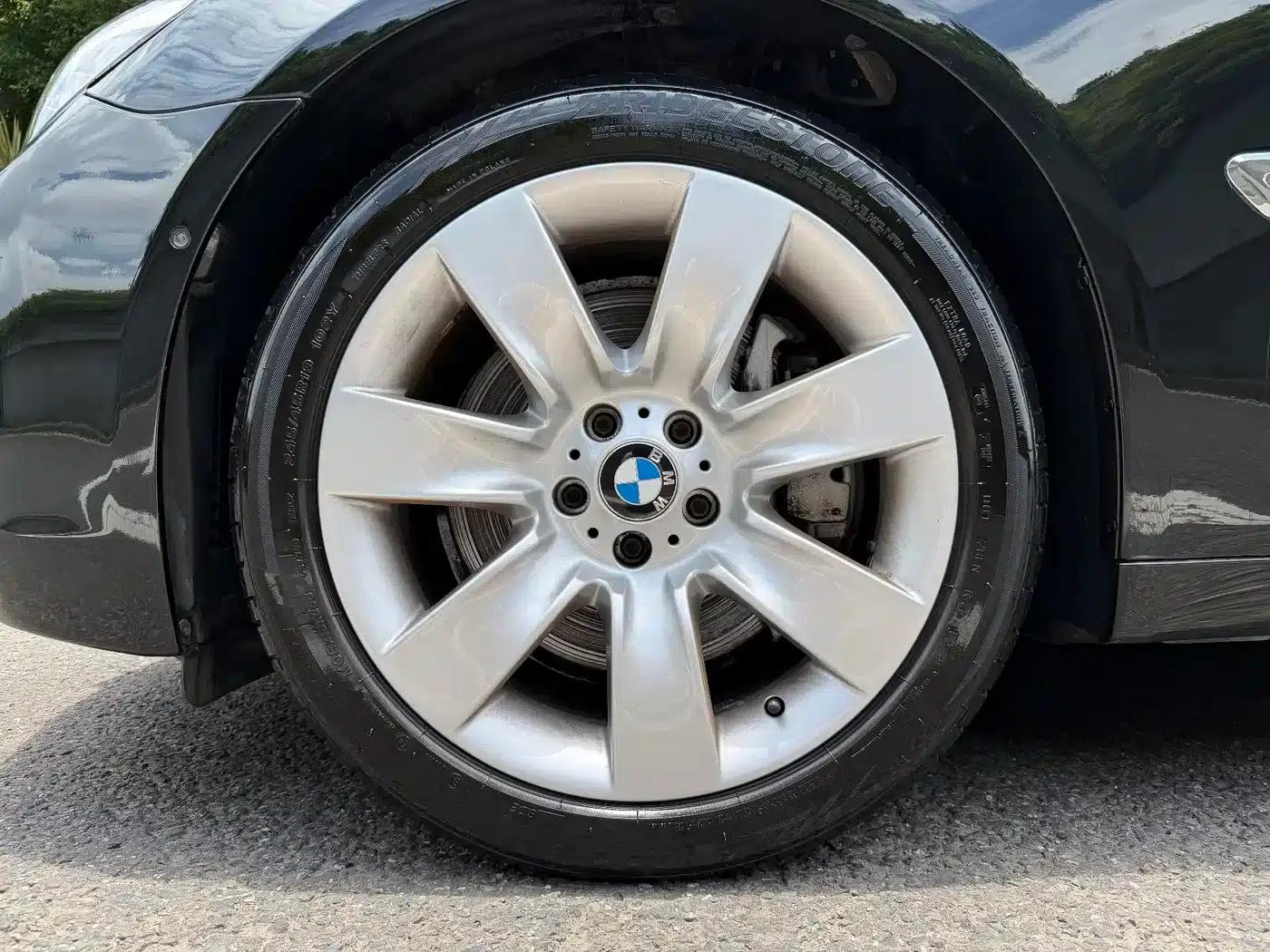 2011 BMW 7 Series 750Li xDrive — миниатюра 32