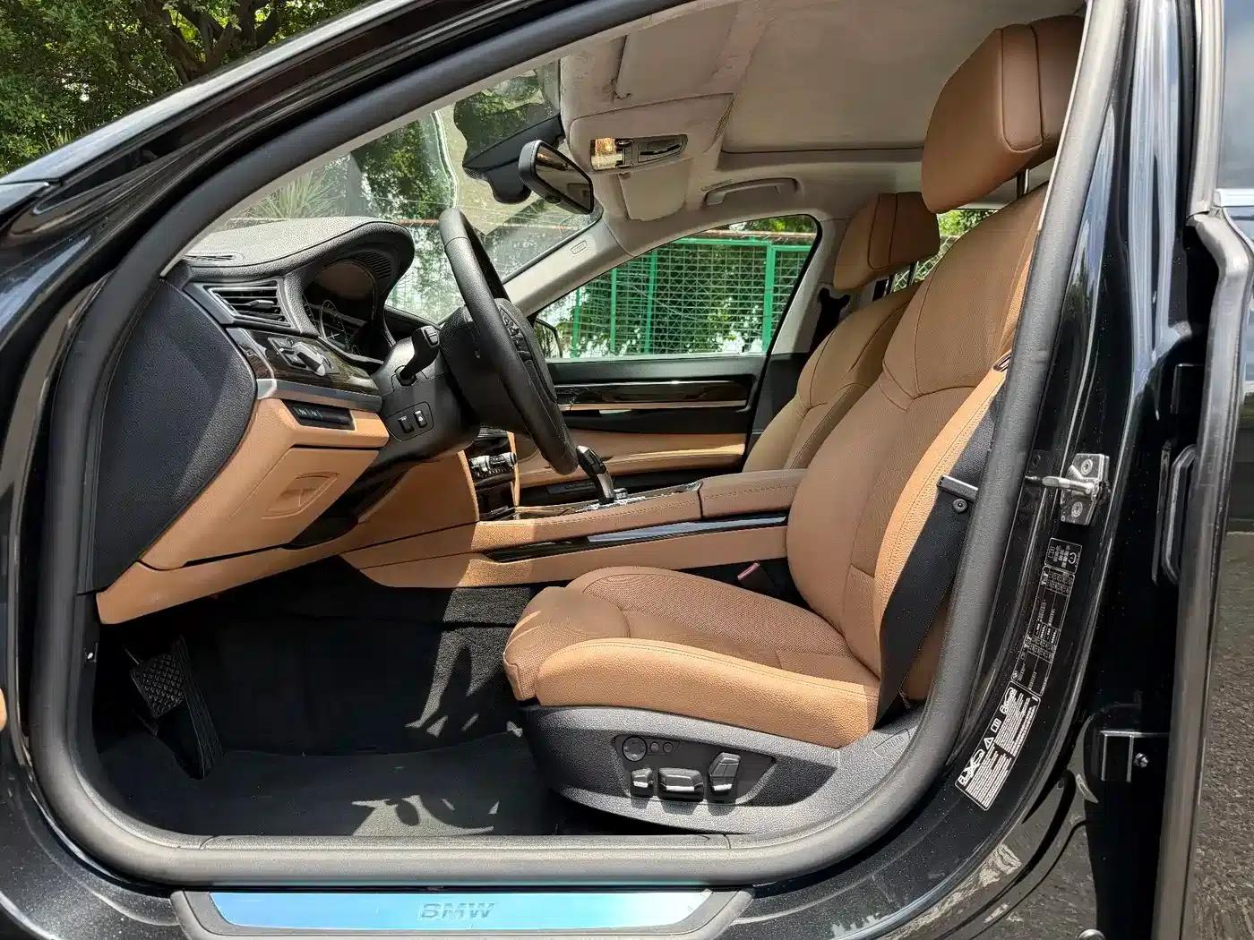 2011 BMW 7 Series 750Li xDrive — миниатюра 5