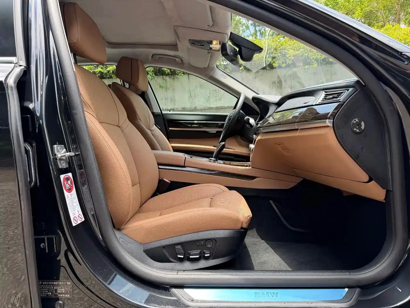 2011 BMW 7 Series 750Li xDrive — миниатюра 7