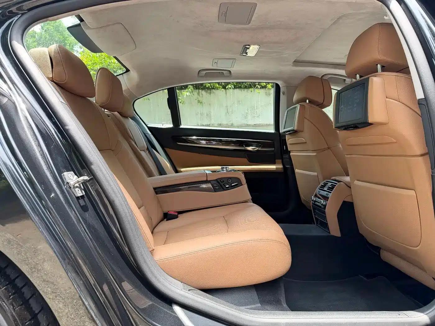 2011 BMW 7 Series 750Li xDrive — миниатюра 8