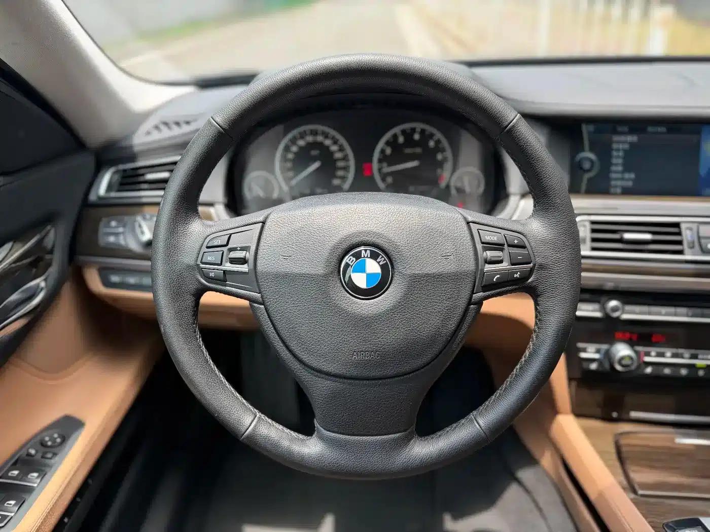 2011 BMW 7 Series 750Li xDrive — миниатюра 10