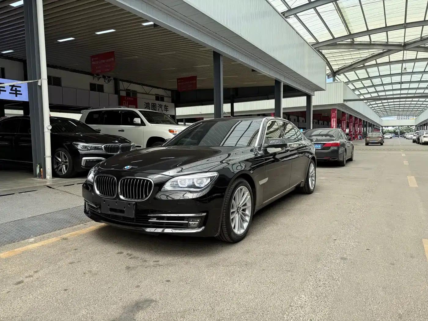 2013 BMW 7 Series 740Li Leading Edition — миниатюра 1