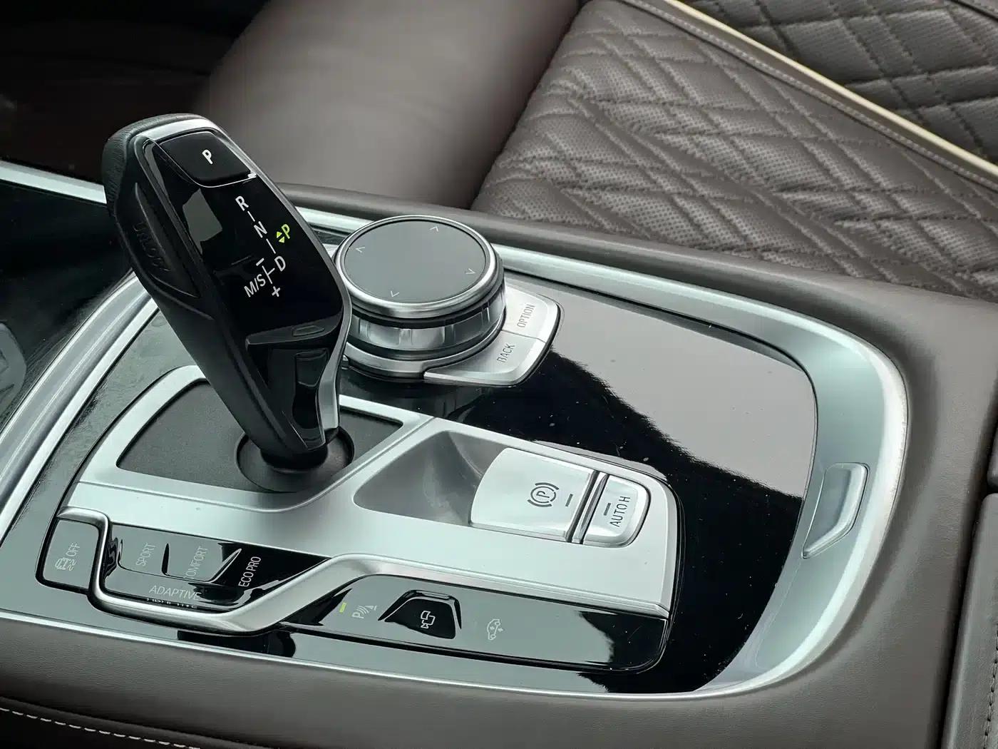 2022 BMW 7 Series 740Li xDrive Executive Luxury Package — миниатюра 17