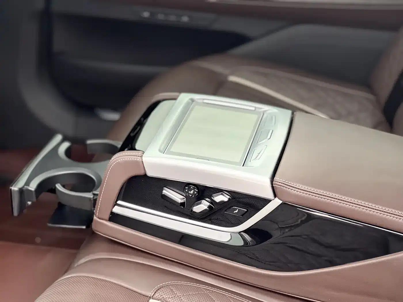2022 BMW 7 Series 740Li xDrive Executive Luxury Package — миниатюра 18