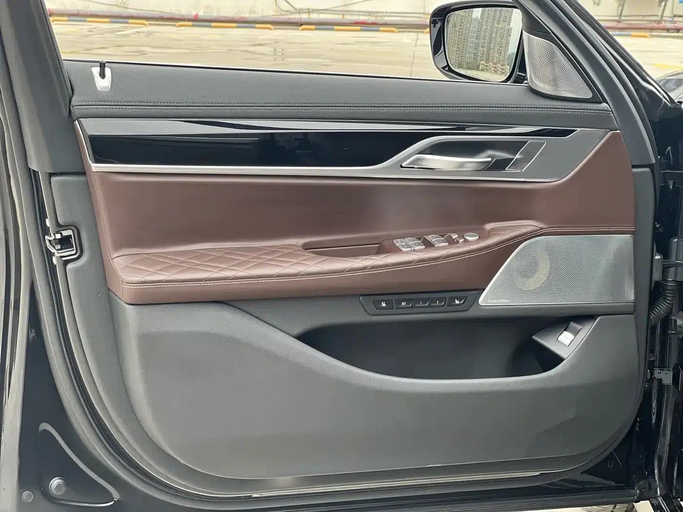 2022 BMW 7 Series 740Li xDrive Executive Luxury Package — миниатюра 21