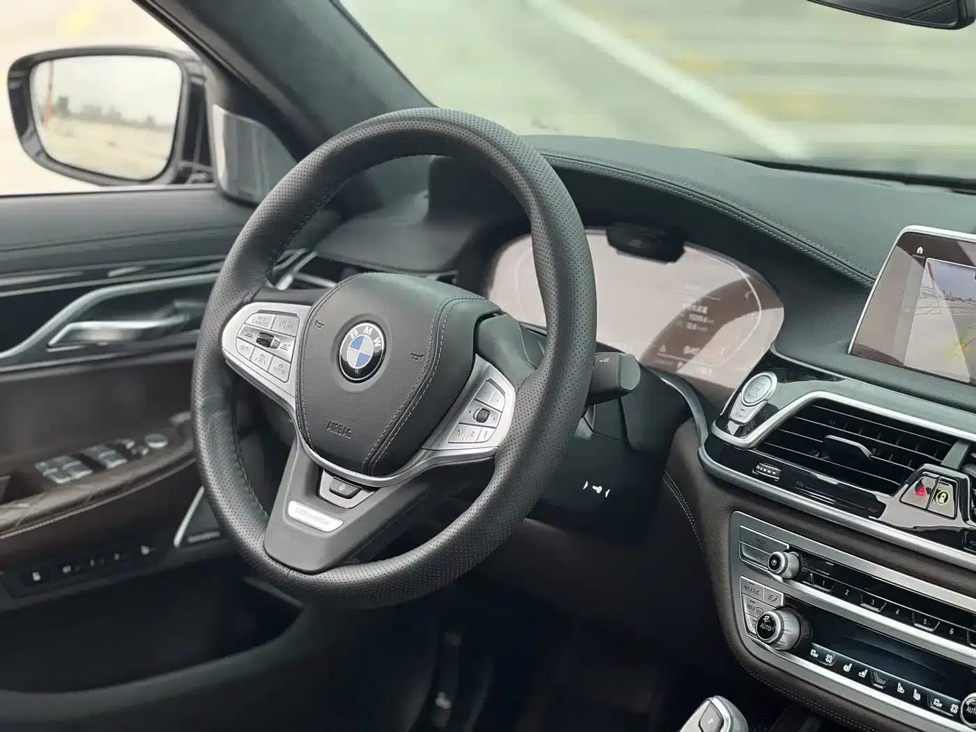 2022 BMW 7 Series 740Li xDrive Executive Luxury Package — миниатюра 9
