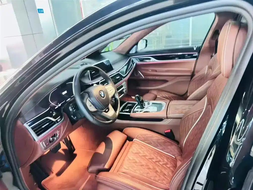 2021 BMW 7 Series 740Li xDrive Executive Luxury Package — миниатюра 6