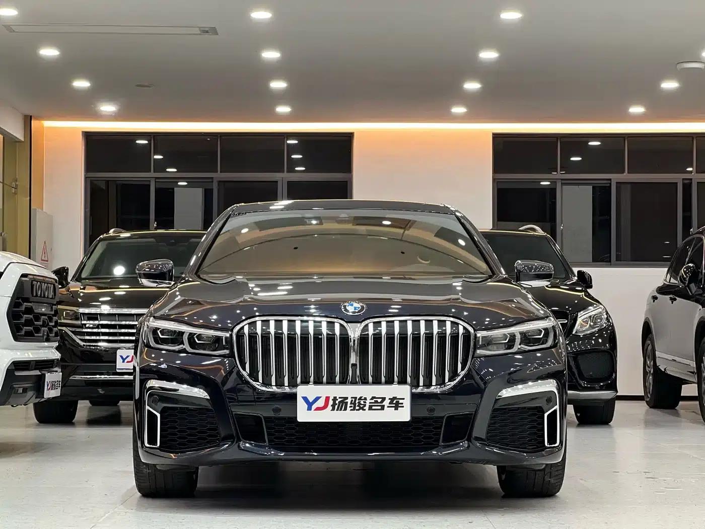 2019 BMW 7 Series 740Li Leading Edition M Sport Package — миниатюра 2