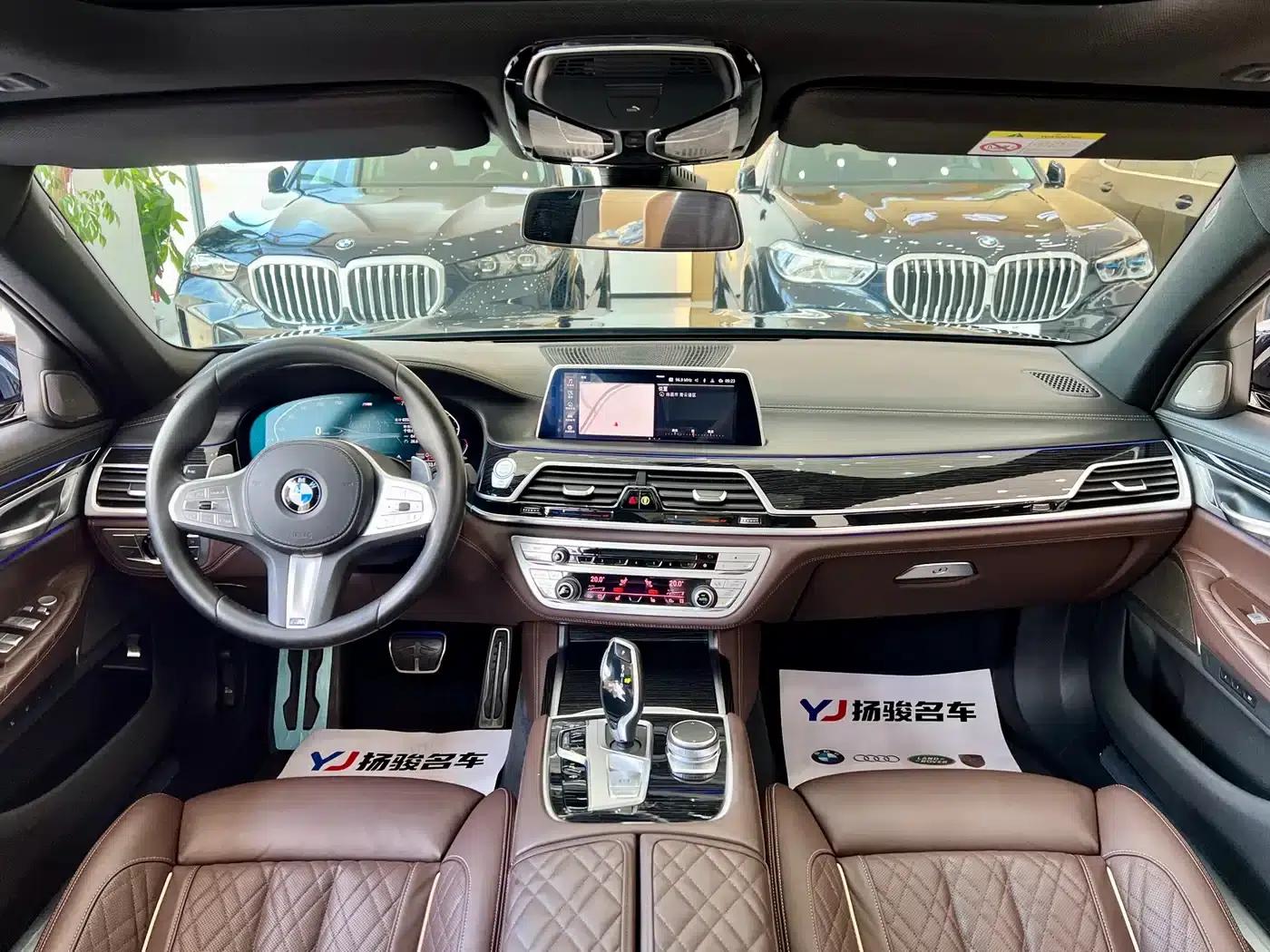 2019 BMW 7 Series 740Li Leading Edition M Sport Package — миниатюра 5