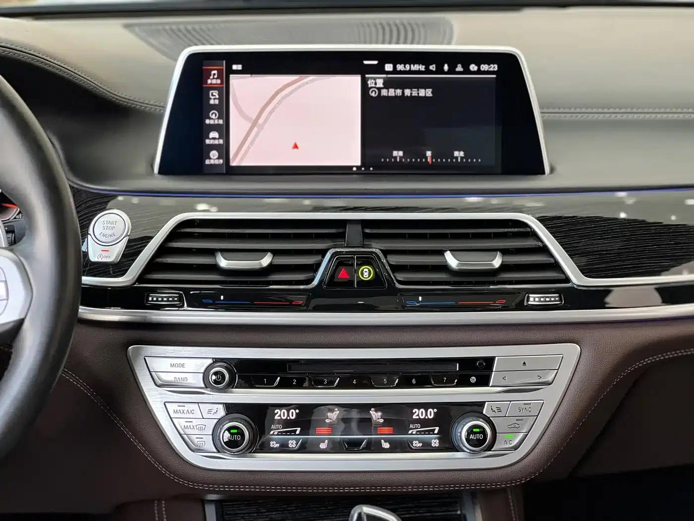 2019 BMW 7 Series 740Li Leading Edition M Sport Package — миниатюра 6
