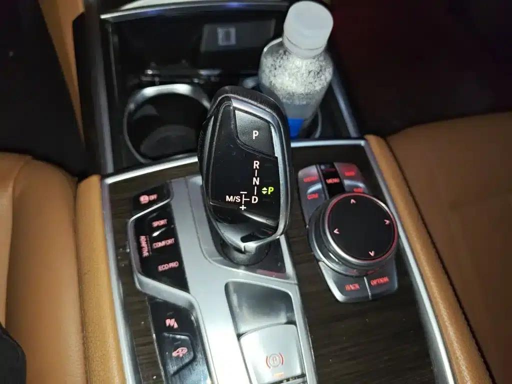 2016 BMW 7 Series 730Li Leading Edition — миниатюра 11