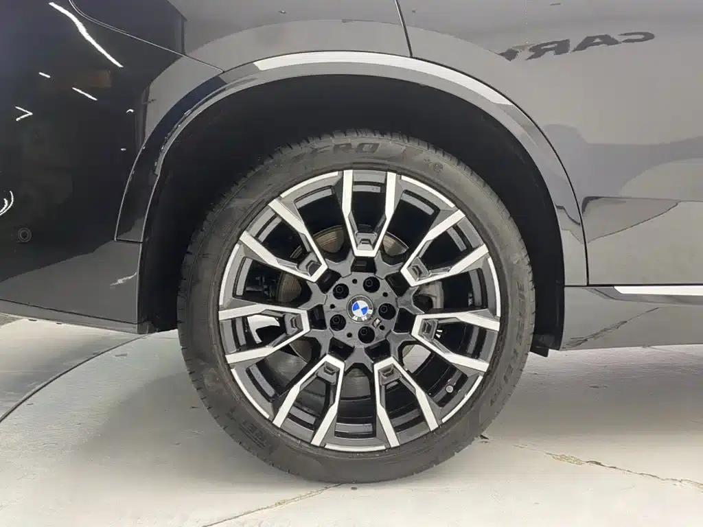 BMW X5 2025 xDrive 40Li M Sport Shadow Edition — миниатюра 11