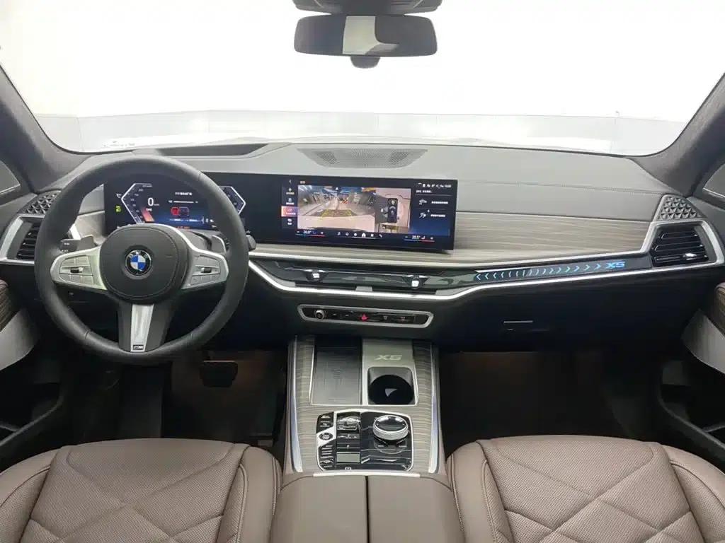 BMW X5 2025 xDrive 40Li M Sport Shadow Edition — миниатюра 15