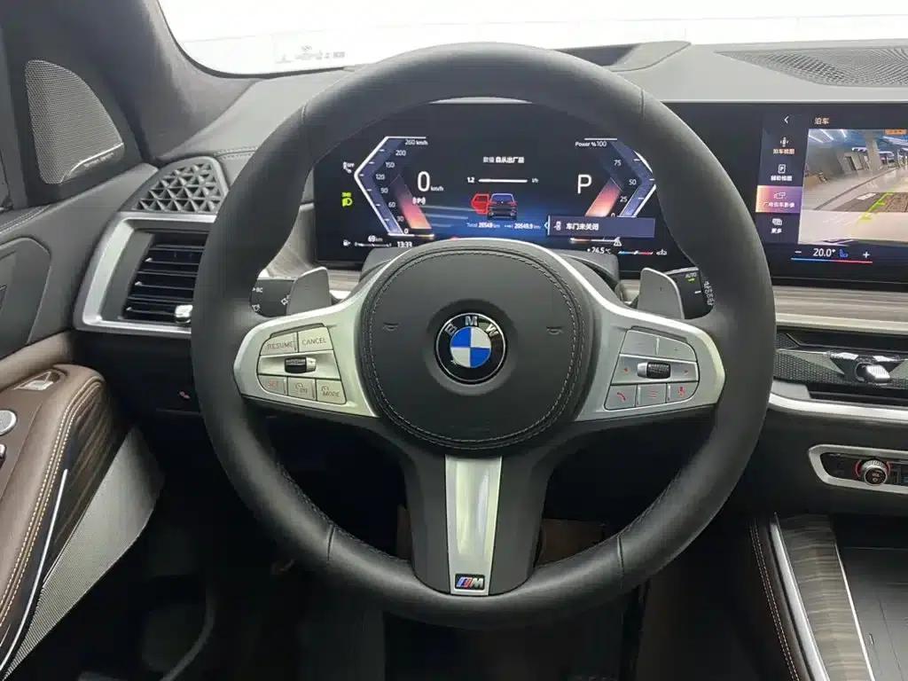 BMW X5 2025 xDrive 40Li M Sport Shadow Edition — миниатюра 16