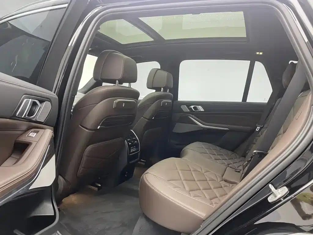 BMW X5 2025 xDrive 40Li M Sport Shadow Edition — миниатюра 21