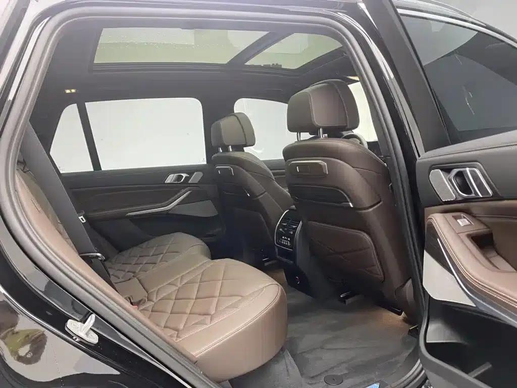 BMW X5 2025 xDrive 40Li M Sport Shadow Edition — миниатюра 29