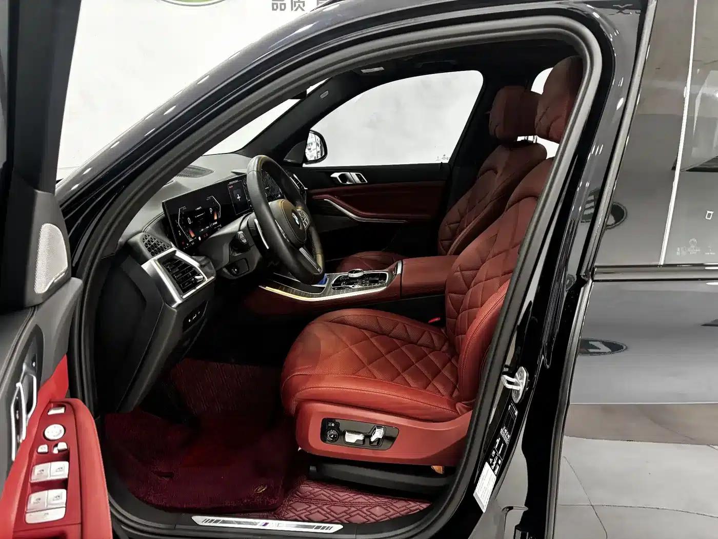 BMW X5 2025 xDrive 40Li M Sport Shadow Edition — миниатюра 12