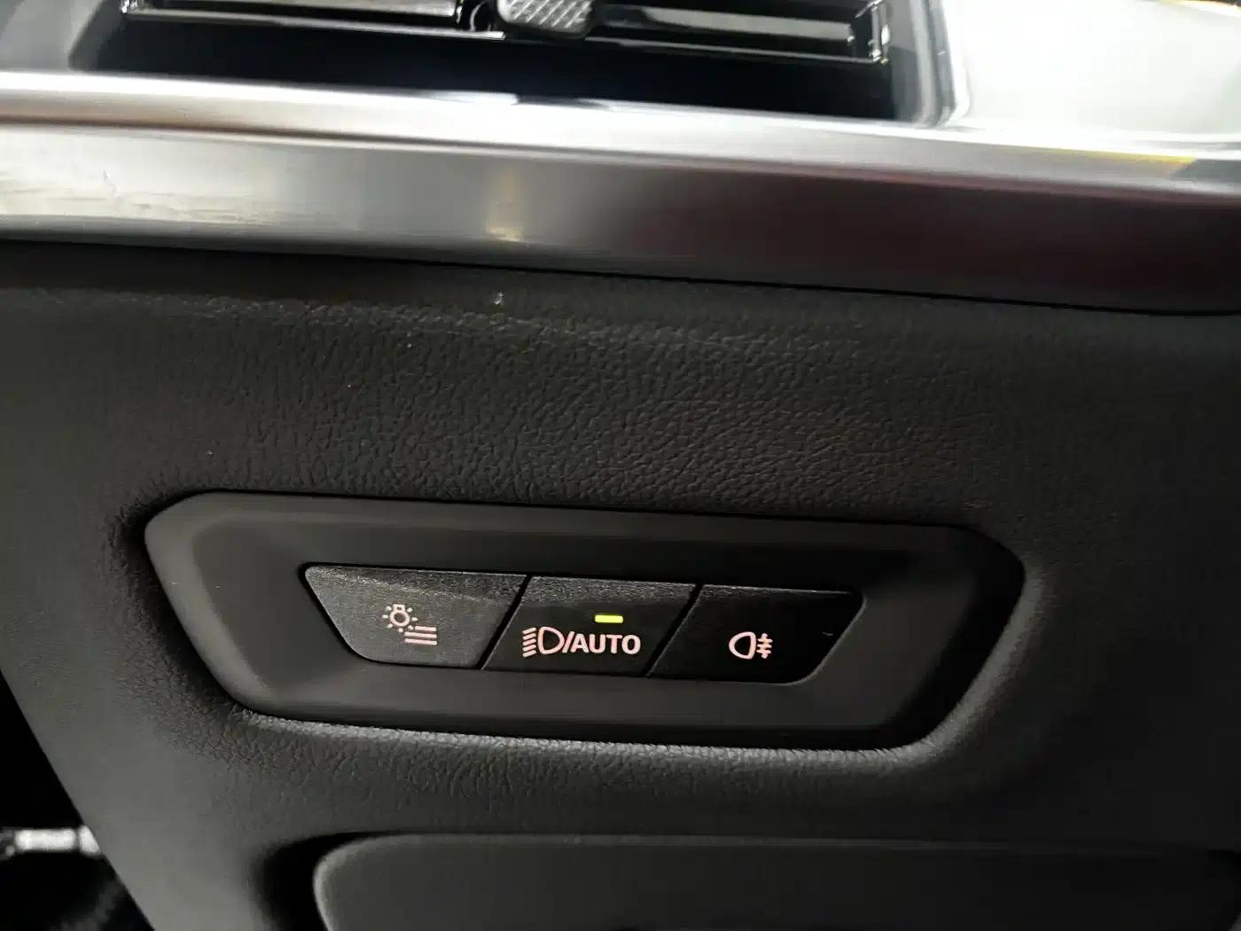 BMW X5 2025 xDrive 40Li M Sport Shadow Edition — миниатюра 15