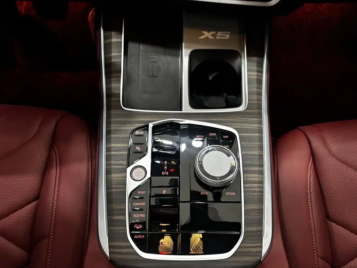 BMW X5 2025 xDrive 40Li M Sport Shadow Edition — миниатюра 21