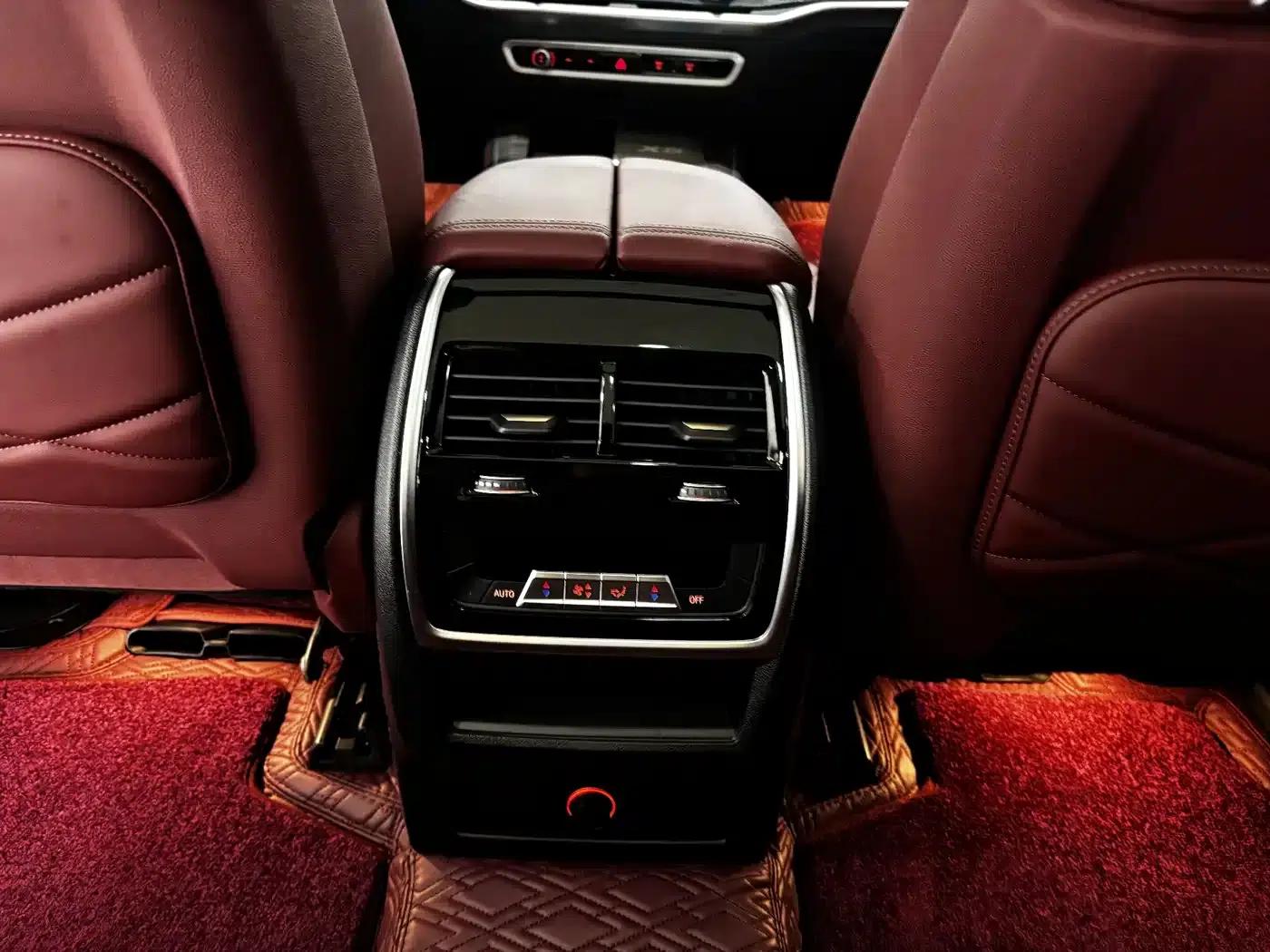 BMW X5 2025 xDrive 40Li M Sport Shadow Edition — миниатюра 22