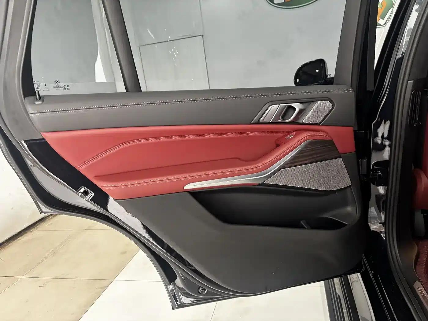 BMW X5 2025 xDrive 40Li M Sport Shadow Edition — миниатюра 23