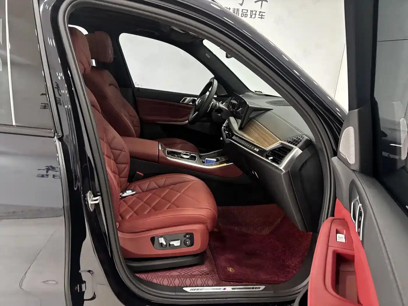 BMW X5 2025 xDrive 40Li M Sport Shadow Edition — миниатюра 28